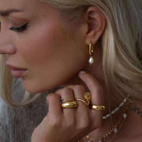 Urbanti Stainless Steel Bora Bora Pearl Hoop Earrings