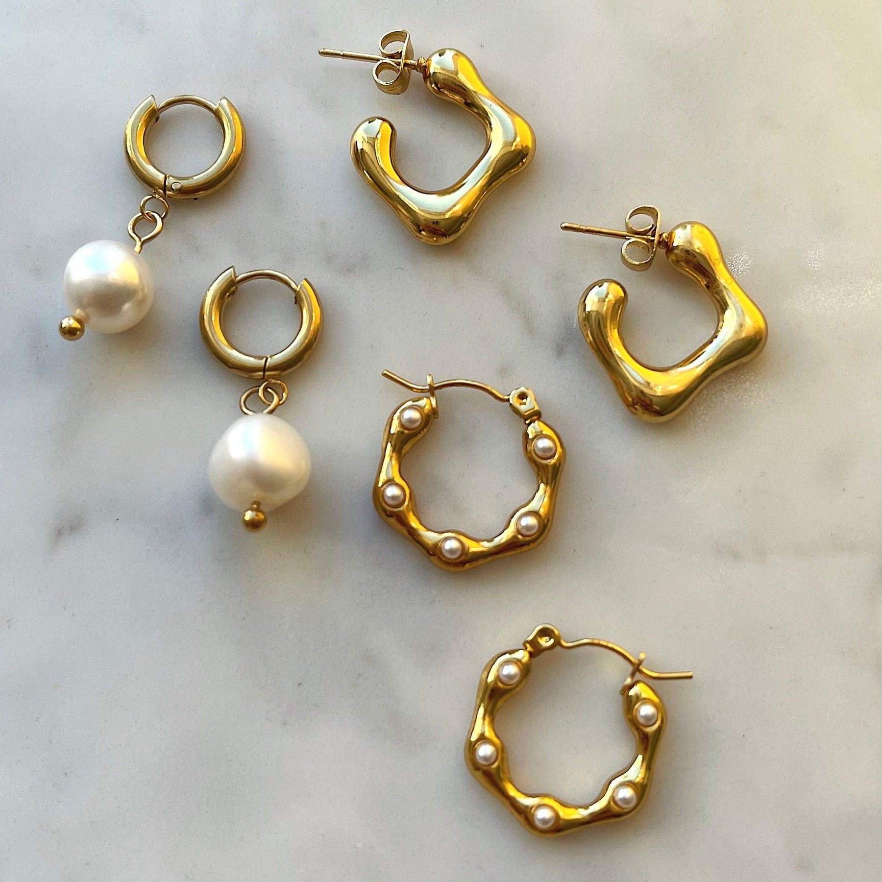 Urbanti Stainless Steel Coral Pearl Hoop Earrings