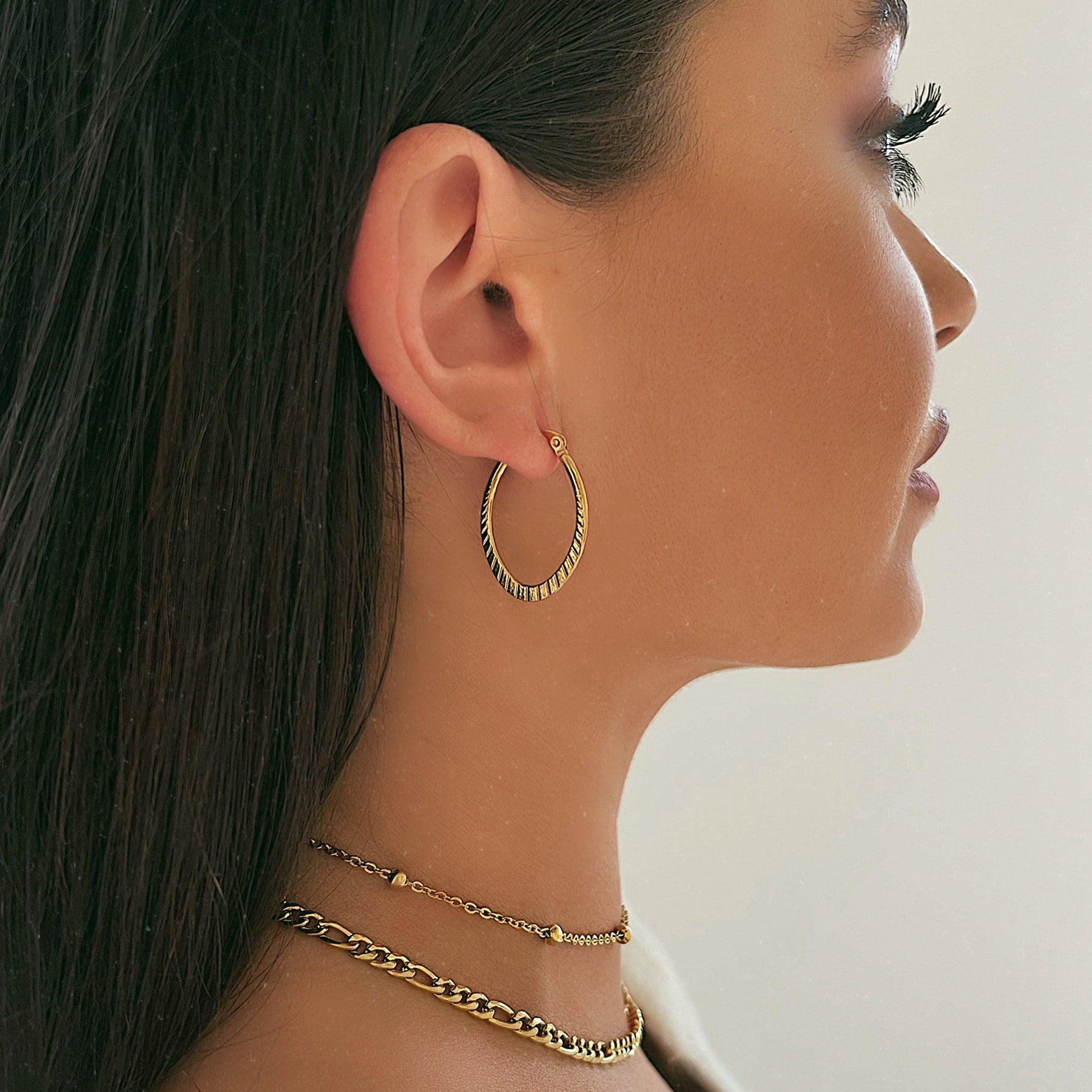 Urbanti Stainless Steel Ball Dainty Choker / Necklace