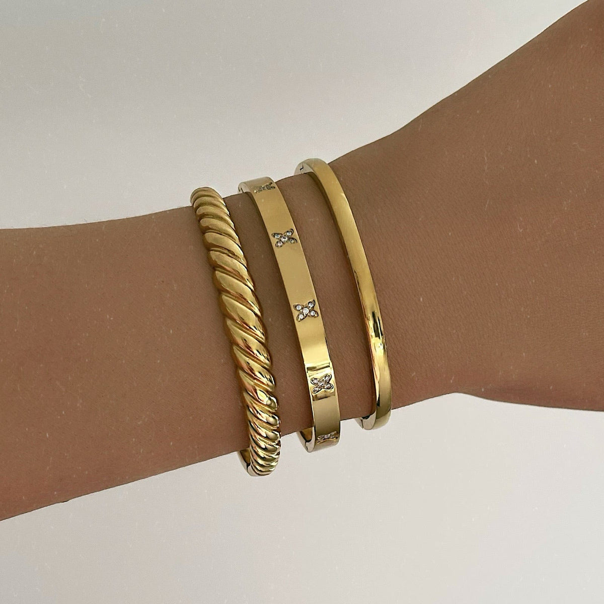 Urbanti Stainless Steel Dome Bracelet Gold
