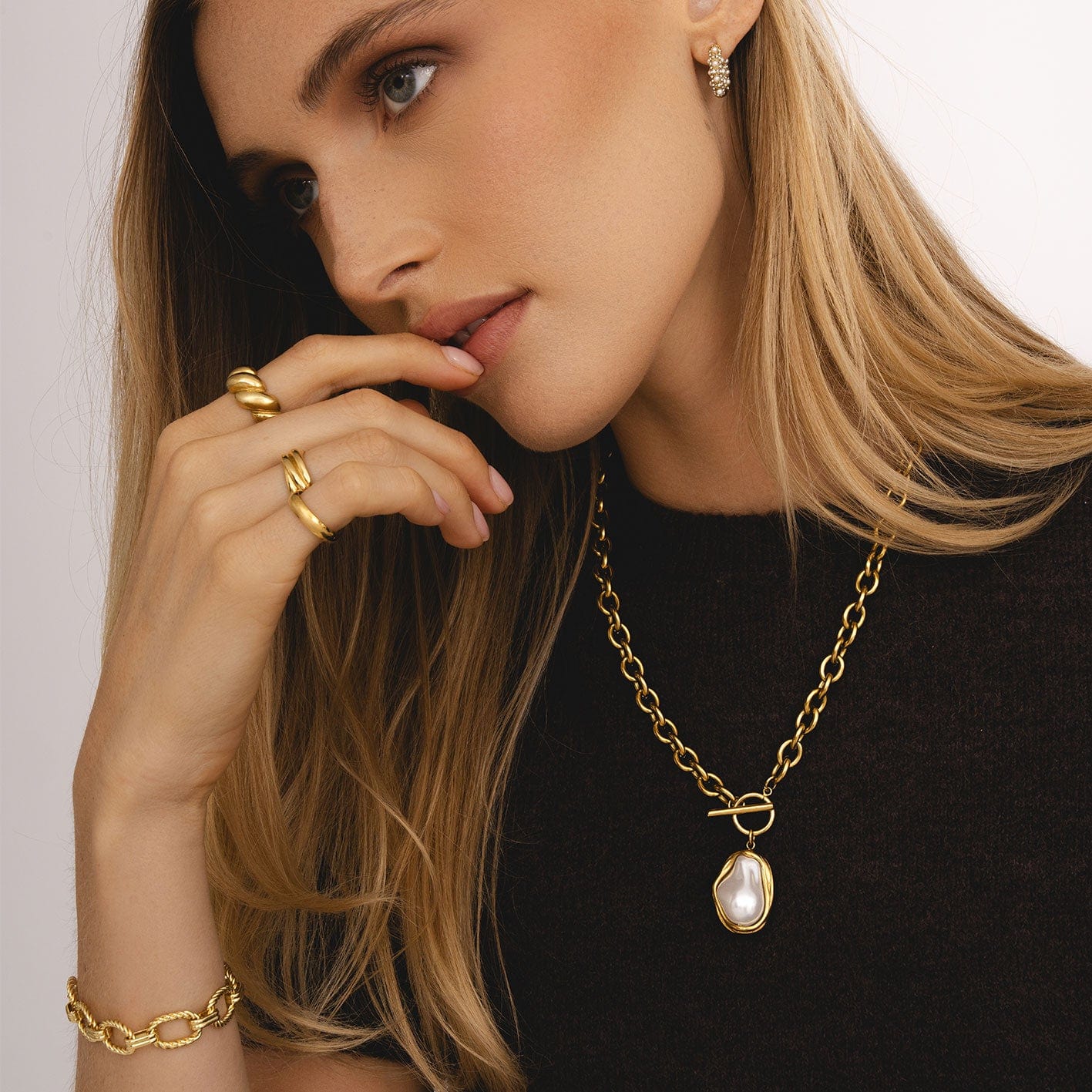 Urbanti Stainless Steel Laurel TBar Necklace