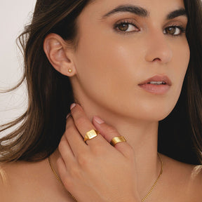 Urbanti Stainless Steel Raina Initial Signet Ring