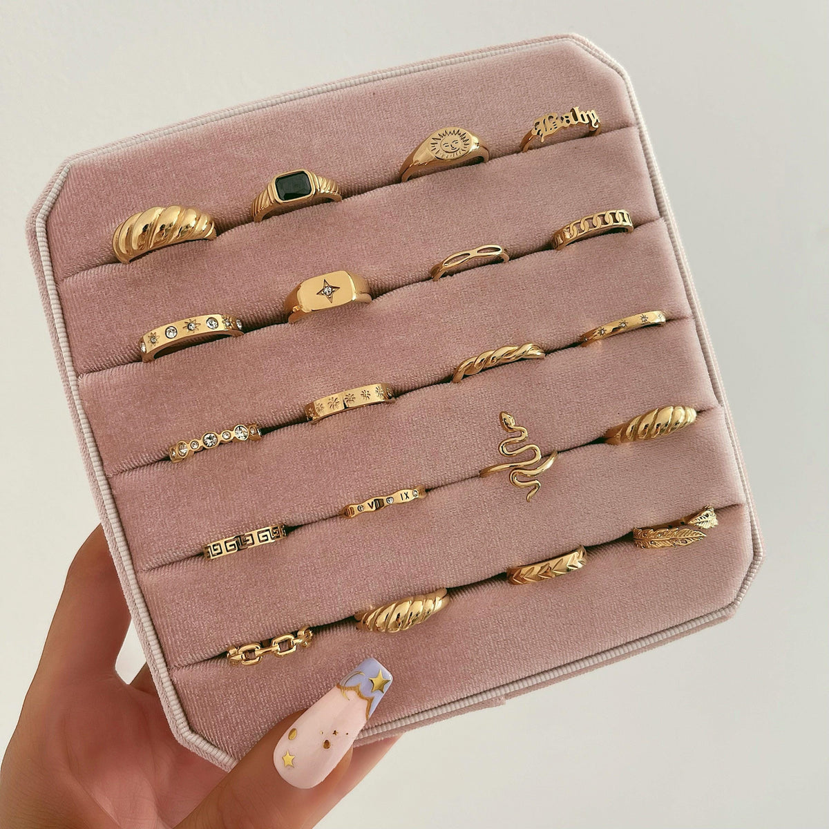 Urbanti Stainless Steel Urbanti Large Velvet Ring Display Box Pink